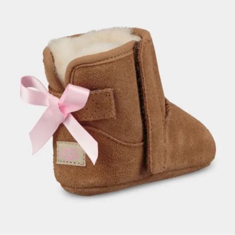 Brand New Baby Uggs. Size 4/5 Baby Uggs Outfit, Girl Uggs, Biological Clock, Uggs With Bows, Big Kids Shoes, Baby Uggs, Toddler Girl Shoes