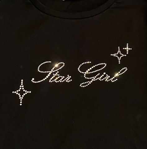 Diy Rhinestone Shirt, Outfit 2000, Stargirl Outfits, Rhinestone Shirt Designs, Rhinestone Tshirts, Stargirl Aesthetic, Rhinestone Designs Templates, Rhinestone Outfit, Rhinestone Designs Pattern