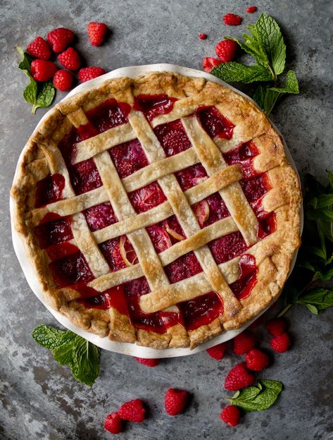 Rikki Snyder Photography | Blog | Red Raspberry Pie Raspberry Pie Aesthetic, Pie Astethic, Red Raspberry Pie, Summer Fruit Recipes, Kinds Of Pie, Delicious Veggies, Raspberry Pie, Strawberry Dessert, Raspberry Recipes