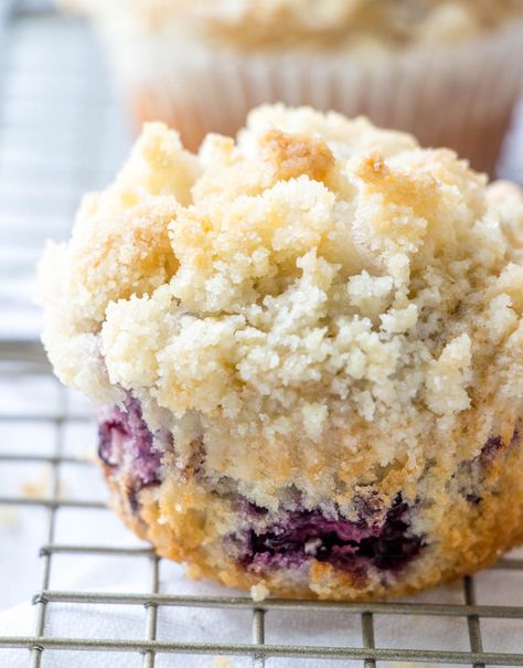 Blackberry Cobbler Muffins - 4 Sons 'R' Us Blackberry Muffins Easy, Blackberry Recipes Easy, Blackberry Muffin Recipe, Cobbler Muffins, Easy Breakfast Muffins, Blackberry Muffins, Blackberry Muffin, Fruit Muffins, Blackberry Recipes