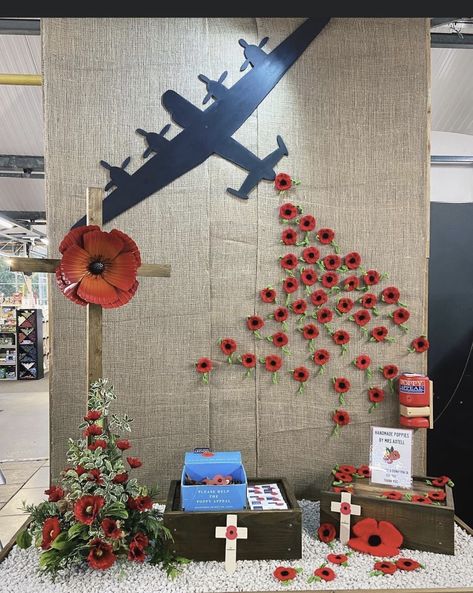 Remembrance Window Display, Poppy Display Ideas School, Poppy Window Display Ideas, Remembrance Day Decorating Ideas, Remembrance Display School, Poppy Display School, Remembrance Day Window Art, Remembrance Day Displays, Remembrance Day Library Displays