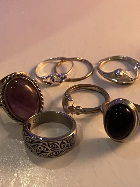 Alt Rings Aesthetic, Grunge Jewelry Rings, Silver Rings Aesthetic Vintage, Rings Grunge, Grunge Rings, Grunge Ring, Grunge Jewelry, Edgy Jewelry, Indie Jewelry