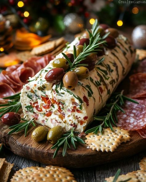 Cream Cheese Log, Cheese Log Recipes, Cheese Log, Ball Recipes, Dip Recipes Easy, Cheese Ball Recipes, Cheese Balls, Holiday Appetizers, Christmas Appetizers