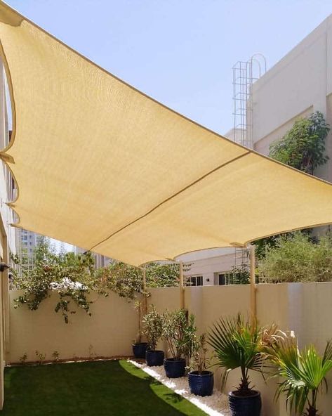 Canopy Outdoor Backyard Shade, Sun Shade Sail Ideas Patio, Shade Sails For Privacy, Outdoor Sun Shades Patio, Backyard Sun Sail Shades, Sunshade Patio Ideas, Sun Shade On Deck, Outdoor Shade Sails Patio, Deck Shade Sail Ideas