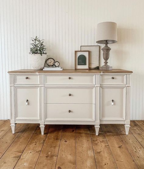 Whitewash Cherry Wood Furniture, Bleached Wood Tv Console, White Waxed Wood Furniture, Refurnishing Wood Furniture White, White Weathered Wood Dresser, Tv Rooms, Refinishing Furniture Diy, Living Room Design Decor, Upcycle Recycle