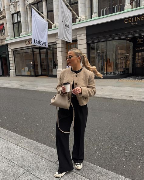 A simple, smart causal outfit for spring ☕️ Jacket- @sandroparis (old) Vest- @arketofficial Bag- @polene_paris Trousers- @reona… | Instagram Chic Outfit Casual, Spring Ootd, Outfit For Spring, Outfit Simple, Outfit Classy, Beige Tones, Jacket Beige, Neutral Style, Causal Outfits