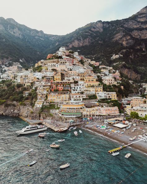 Sun kissed in Positano☀️ #grandebeach #amalfi #amalficoast #amalficoastitaly #italy #praiano #praianoitaly #couples #positano #positanoitaly San Pietro Positano, Positano Winter, Positano Italy Amalfi Coast, Praiano Italy, Positano Italy, Amalfi Coast Italy, The Amalfi Coast, Positano, Amalfi Coast