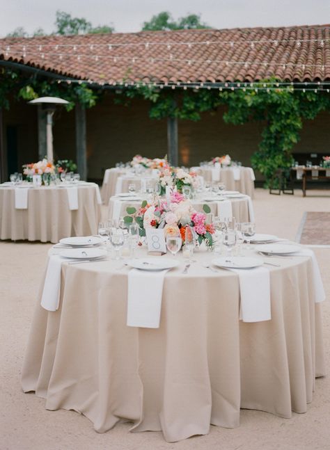 Sage Table Linen Wedding, Table Cloth Wedding Ideas, Wedding Table Placemats, Colored Tablecloths Wedding, Wedding Tablecloth Ideas Round Tables, Reception Table Linens, Wedding By The Beach, Open Air Wedding, Vision 2024