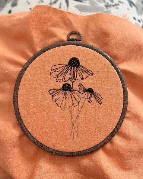 Delicate Flower Embroidery, Floral Embroidery Tutorial, Motif For Embroidery, Baby Clothes Diy, Minimal Embroidery, Basic Hand Embroidery, Eagle Rock, Macrame Wall Hanging Diy, Basic Embroidery Stitches