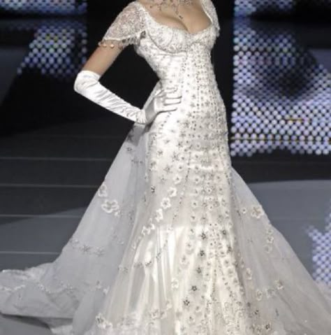 Campaign Wedding Dress, Bridgerton Themed Wedding Dress, Bridgestone Dresses, Bridgerton Style Wedding Dress, Runway Wedding Dress, Chanel Wedding Dress, Dior Wedding Dresses, 2008 Couture, Runway Fashion Couture