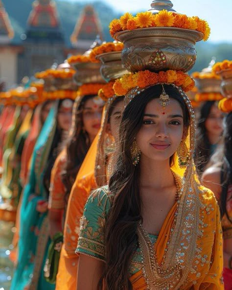 Hindu Clothing Women, Hindu Clothing, Aesthetic Portraits, Vibrant Wallpaper, Bhavana Actress, Indian Eyes, India Women, Saree Photos, Bride Photography Poses