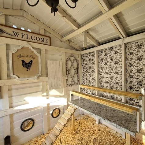 Shed Made Into Chicken Coop, Chicken Coop Beautiful, Chicken Coop Remodel Ideas, Exterior Chicken Coop Ideas, Chicken Coop Ideas Design, Set Up Chicken Coop, Decor For Chicken Coop, Garden Chicken Coop Layout, Chicken Palace Coop