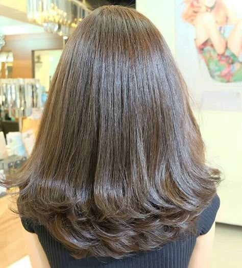 Hair Style On Saree, Layer Cut, Easy Hairstyles For Thick Hair, Bouffant Hair, Shoulder Hair, Trendy Hairstyle, Haircuts Straight Hair, Haircuts For Medium Hair, Penteado Cabelo Curto