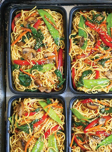 Lo Mein Meal Prep, Lunch Prep, Vegetarian Meal Prep, Lo Mein, Prepped Lunches, Makanan Diet, Meal Prep Bowls, Vegetarian Meal, Vegan Meal Prep