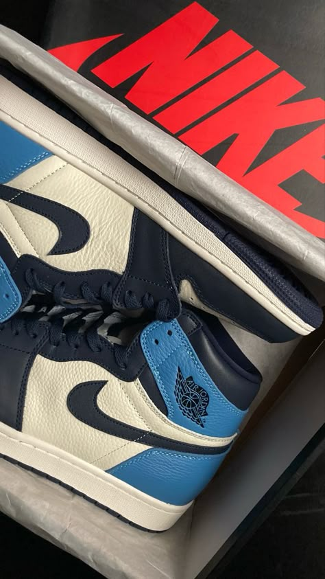 #aesthetic
#aestheticoutfit
#jordan1
#jordan
#NBA
#instagram
#inspo
#story Jordan 1 Retro High Obsidian, Obsidian Jordan 1, Air Jordan 1 Obsidian, Jordan 1 Obsidian, Calm Fits, Nike Off White, Best Basketball Shoes, Nike Shoes Girls, Men Shoes Formal