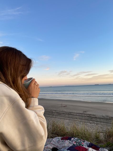 Peaceful Morning Coffee, Peaceful Morning Aesthetic, Early Night Aesthetic, Beach Coffee Aesthetic, Early Morning Beach Aesthetic, Cozy Beach Aesthetic, Calm Morning Aesthetic, Beach Morning Aesthetic, Cari Core