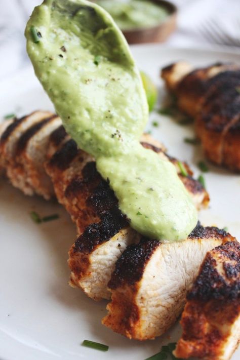 Chicken Avocado Dinner, Blackened Chicken Fettuccine, Chicken Avacado, Chicken With Avocado, Blackened Chicken Recipe, Bearnaise Sauce, Avocado Crema, Blackened Chicken, Avocado Cream