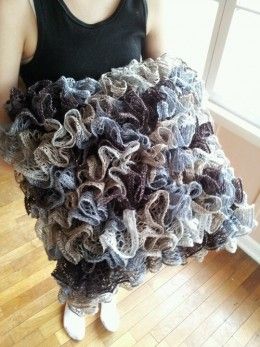 Knit & crochet pillows, skirts, scarves.....even has directions on using your fingers instead of hooks.....trying for baby blanket, will see if I can pull it off! Ruffle Yarn Projects, Sashay Yarn Projects, Sashay Crochet, Sashay Yarn, Ruffle Yarn, Crochet Ruffle Scarf, Yarn Ideas, Crochet Ruffle, Baby Red