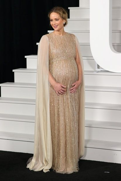 Jennifer Lawrence Red Carpet, Maternity Evening Gowns, Pregnant Party Dress, Maternity Evening, Dior Gown, Maternity Evening Dress, J Law, Dresses For Pregnant Women, Pregnancy Dress