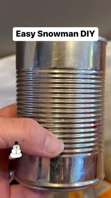 Diy Christmas Crafts To Sell, Coffee Can Crafts, Snowman Crafts Diy, Dollar Store Christmas Crafts, Tin Can Art, Aluminum Can Crafts, Snowman Craft, Christmas Crafts To Sell, Window Well