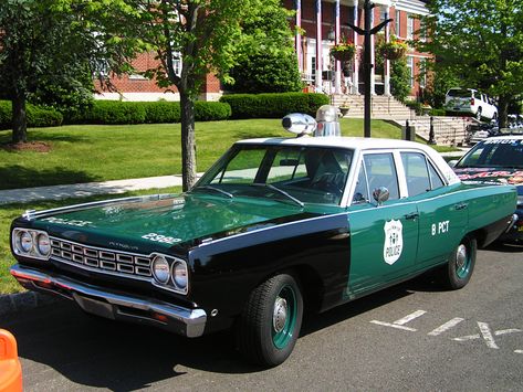 1968 Plymouth Satellite New York City police car | CLASSIC CARS TODAY ONLINE Nypd Blue, Old Police Cars, Plymouth Satellite, Firefighter Apparel, Cop Cars, Police Patrol, New York Police, Car Tour, Police Vehicles