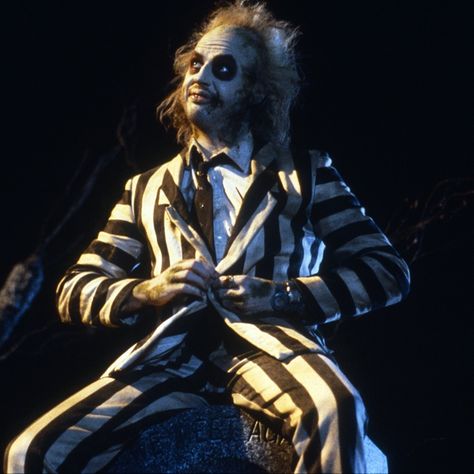 13 Movies With Just as Much Horror and Fun as Beetlejuice Beetlejuice Film, Tim Burton Aesthetic, Beetlejuice 2, Beetlejuice Fan Art, Halloweenský Makeup, Beetlejuice Movie, Tim Burton Movies, Danny Elfman, Tim Burton Films