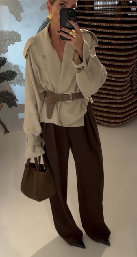 Celebrity Outfits Interview, Brown Co Ord Outfit, Mixing Brown And Black Outfit, Celine Inspired Outfit, Rosie Huntington Whiteley Style Winter, Rome Style Fashion, Spring 2025 Street Style, Brown Silk Pants Outfit, Camel Scarf Outfit