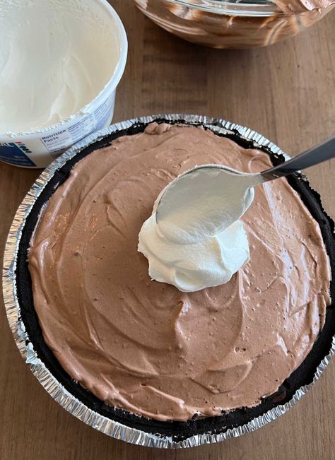 Instant Chocolate Pudding Pie, No Bake Chocolate Pudding Pie, Hot Cocoa Cheesecake, Best Chocolate Cream Pie, Easy Chocolate Cream Pie, Chocolate Cream Pie Easy, Easy Chocolate Pie Recipe, Chocolate Cherry Dump Cake, Baked Chocolate Pudding