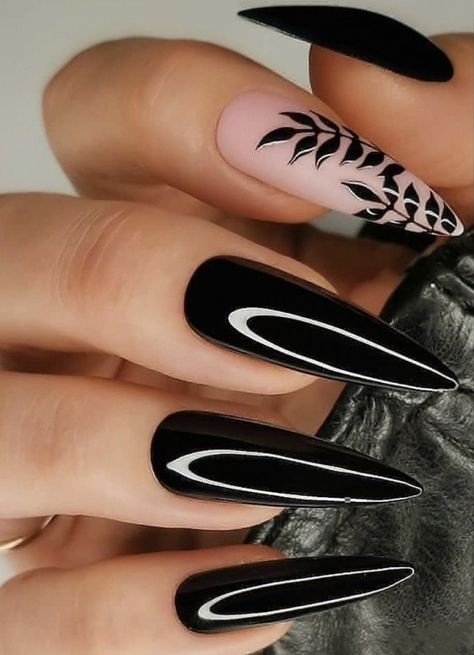 Gold Stiletto Nails, Black And Nude Nails, Silhouette Nails, Matted Nails, Champagne Nails, Black Almond Nails, Cruise Nails, Black Coffin Nails, Tropical Nails