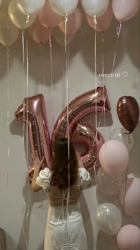 Sweet 16 Pink Aesthetic, Sweet 16 Decorations Aesthetic, 16th Bday Aesthetic, Birthday Aethstetic, Sweet 16 Small Party Ideas, 16 Birthday Aesthetic, Sweet 16 Inspo, Sixteen Birthday Party Ideas, Sweet Sixteen Cakes