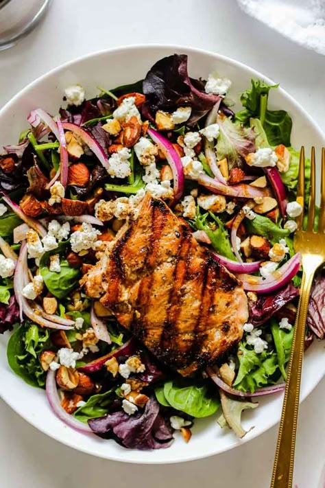 Restaurant-Style Grilled Maple Salmon Salad Salmon Salad Recipe, Maple Balsamic Dressing, Grilled Salmon Salad, Maple Salmon, Salmon Salad Recipes, Maple Balsamic, Salads To Go, Marinated Salmon, Party Bites