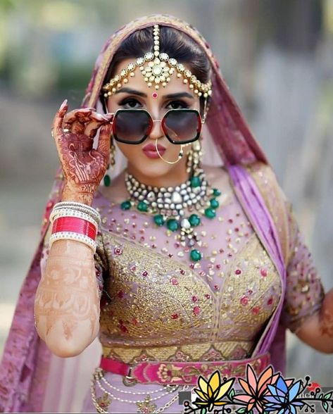 New Dulhan Pose, Bridal Dulhan, Single Pose, Indian Bride Photography, Indian Bride Poses, Indian Bride Photography Poses, Indian Wedding Poses, Bride Photos Poses, Wedding Couple Photography