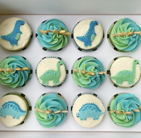 Dino 1st Birthday Cupcakes, 3 Rex Birthday Cupcakes, Cute Dino Cupcakes, Dinosaur Cake With Cupcakes, Dinasour Birthday Cupcake Ideas, Dinosaurs Cupcakes Ideas, Dino Themed Cupcakes, Cute Dinosaur Cupcakes, Easy Dino Cupcakes