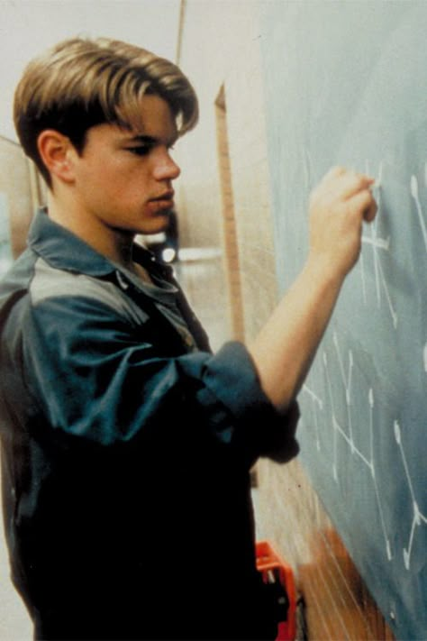 Matt Damon Wallpaper, Hunting Hairstyles, Matt Damon Good Will Hunting, Young Matt Damon, Matt Demon, Nb Sneakers, Greg Kinnear, Adam Brody, Good Will Hunting