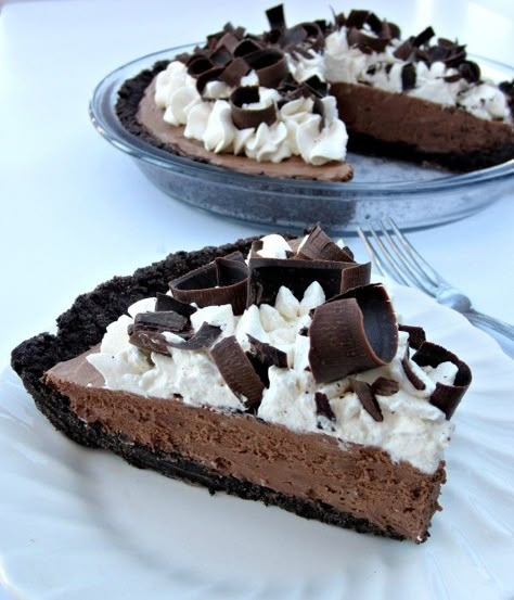 Chocolate Silk Pie Chocolate Silk Pie Easy, Thanksgiving Pies Recipes, Chocolate Silk Pie Recipe, Silk Pie Recipe, Chocolate Silk Pie, Chocolate Cream Pie Recipe, Tart Pastry, Brownie Desserts Recipes, Yummy Pie Recipes