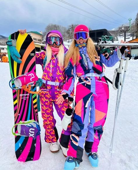 Vintage Ski Outfits For Women, Apres Ski Outfits For Women Party, Beer Olympics Outfits, Ski Style Women, 80s Ski Outfit, Vintage Ski Outfit, Retro Ski Outfit, Ski Gear Women, 70s Ski