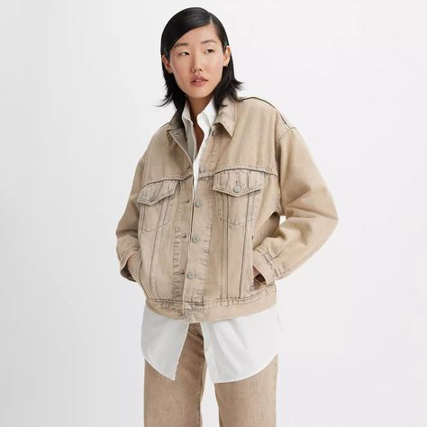 90's Trucker Jacket - Beige | Levi's® MC Fall Wishlist, Mommy Outfits, Levis Denim Jacket, Wishlist Clothes, Thrift Inspo, Levis Jacket, Casual Day Outfits, Christmas Inspo, Cropped Denim Jacket