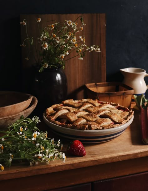 Rhubarb Strawberry Pie, Rustic Pie, Eating Seasonally, Rhubarb Strawberry, Gluten Free Crust, Strawberry Rhubarb Pie, Seasonal Eating, Rhubarb Pie, Dinner Plans