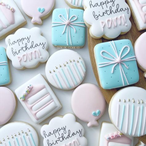 Easy Birthday Royal Icing Cookies, Mini Birthday Cookies Decorated, Pastel Birthday Cookies Decorated, Iced Birthday Cookies, Circle Birthday Cookies, Decorated Cookies Ideas Birthday, Simple Birthday Decorated Cookies, 23 Birthday Cookies, 60th Birthday Royal Icing Cookies