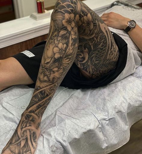 Japanese Leg Sleeve, Full Leg Tattoos, Tattoo Floral, Tattoo Japanese, Tattoo Animal, The Best Tattoos, Leg Sleeve Tattoo, Tattoo Traditional, Leg Sleeve