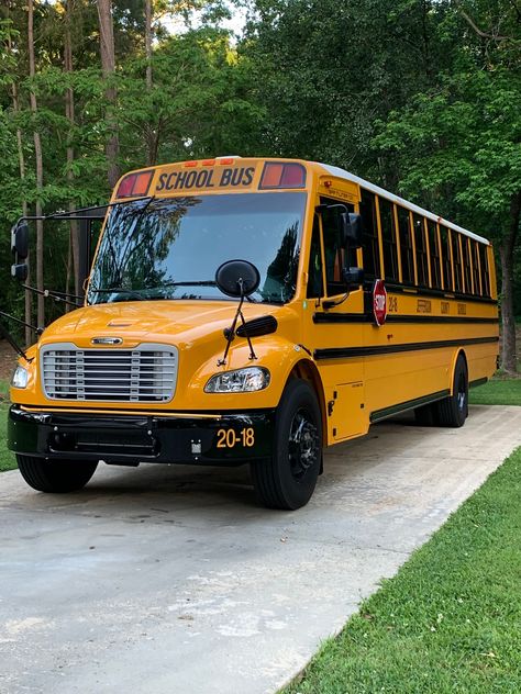 Toy School Bus, Uber Car, Pastel Color Wallpaper, School Building Design, Yellow School Bus, I Love School, School Buses, Army Truck, Color Wallpaper