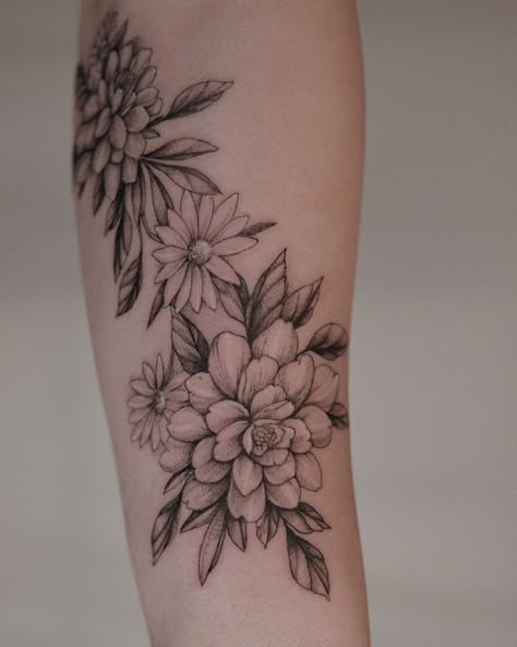 Cosmos Flower Tattoo Designs, Large Marigold Tattoo, Marigolds Tattoo Design, Marigold Tattoo Black And Grey, Marigold Tattoo Sleeve, Marigold And Cosmos Flower Tattoo Sleeve, Marigold Cosmos Tattoo, Marigold Black And White Tattoo, Marigold Sleeve Tattoo