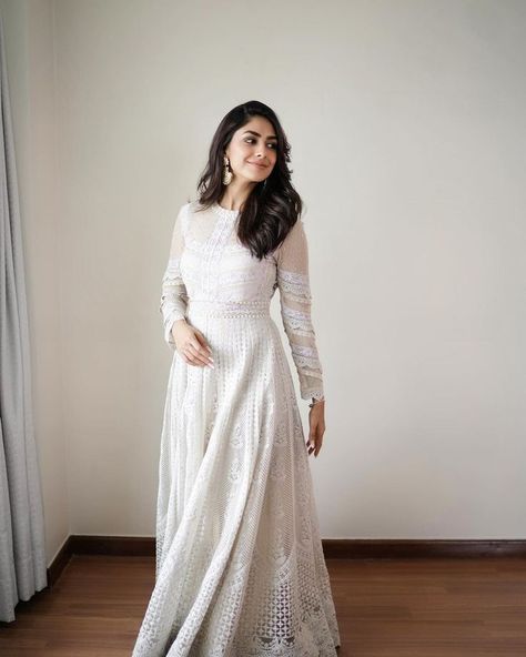 Mrunal Thakur, Cotton Anarkali, Kurti Patterns, Designer Kurti Patterns, Black Saree, South Actress, White Gowns, Indian Actress Hot Pics, Pakistani Outfits