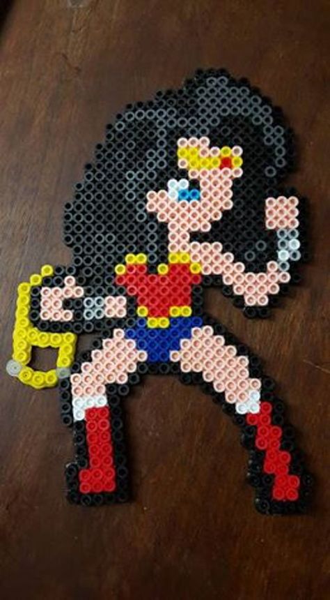 Wonder Woman Perler Bead Patterns, Wonder Woman Craft, Wonder Woman Perler Beads, Pixel Pokemon, Melt Beads Patterns, Modele Pixel Art, Hamma Beads Ideas, Easy Perler Bead Patterns, Easy Perler Beads Ideas