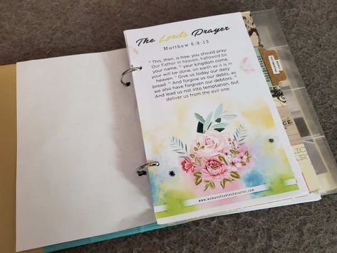 Bible Storage Ideas, Faith Binder, Prayer Binder Ideas, Bible Bullet Journaling, Jesus Journal, Bible Study Worksheet, Bible Basics, Faith Crafts, Bible Journaling For Beginners