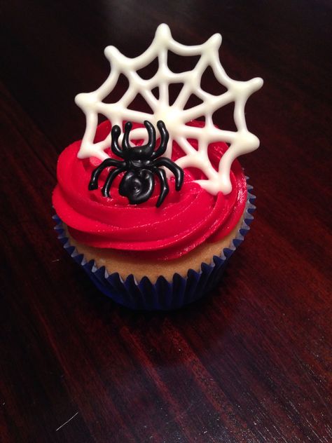 Spiderman cupcakes Spiderman Cupcakes, 4de Verjaardag, Spiderman Birthday Cake, Spider Man Birthday, Novelty Birthday Cakes, Cupcakes For Boys, Spiderman Birthday Party, Torte Cupcake, Party Themes For Boys