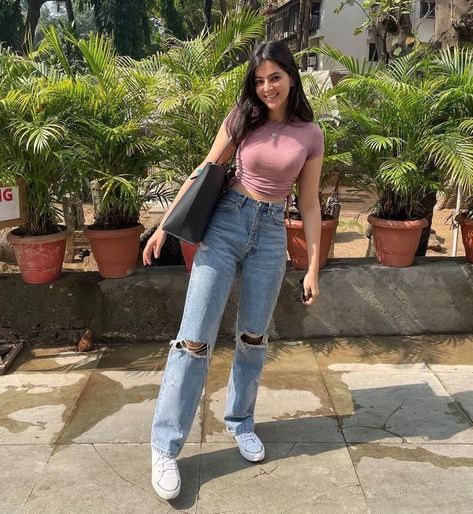 [AffiliateLink] 88 Top Casual College Outfits Indian Tricks You Have To See Today #casualcollegeoutfitsindian Concert Outfit Casual Jeans, College Fits Summer, Cute College Outfits Summer, Girly Outfits Jeans, Everyday College Outfits Casual, College Fits Aesthetic, Simple Girly Outfits, Everyday College Outfits, Casual College Outfits Indian