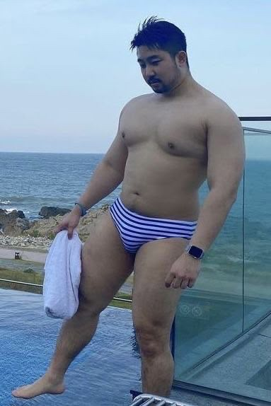 Chubby Muscular Build Guy, Men Body Reference Muscle, Buff Man Pose, Big Body Reference, Dad Body Reference, Bear Body Type Men, Chubby Man Reference, Chubby Muscular Build, Chubby Asian Guy