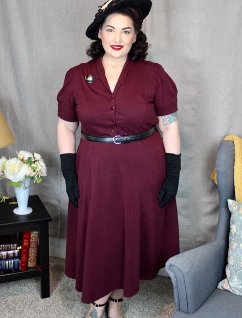 A shirtdress is a one of those classic vintage styles that will never fade. In my video I’ll show you four ways to style a simple shirtdress so you can expand your wardrobe. Each style creates a different look, using this core garment. Plus Size Vintage Dresses 50 Style, 1940s Fashion Women Plus Size, Plus Size Vintage Clothes, Pinup Inspiration, Vintage Plus Size Fashion, Plus Size Vintage Fashion, 1940s Fashion Women, Forties Fashion, Style Shirt Dress