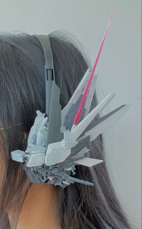 Cyberpunk Head Accessories, Cyberpunk Earpiece, Gunpla Headphones, Mecha Headphones Diy, Cyberpunk Crafts, Cybercore Headphones, Cyberpunk Headpiece, Gundam Headset, Cybercore Accessories